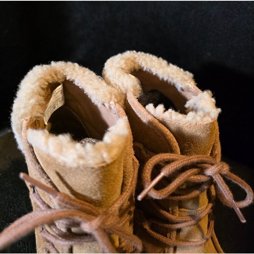 Ugg Womens Size 9 - Picture 8 of 10